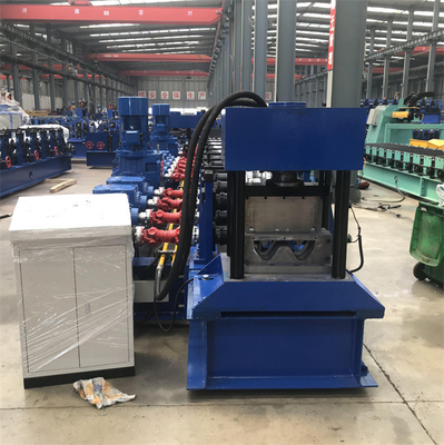 सड़क के लिए गियरबॉक्स डब्ल्यू आकार का राजमार्ग रेलिंग बनाने की मशीन 380V