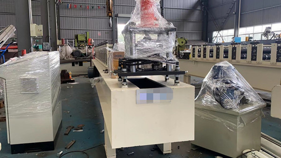पु फोम शटर डोर रोल बनाने की मशीन 380V 50Hz 3 चरण