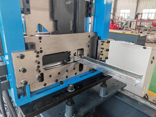 G350 G550 2.4mm पूर्ण हार्ड स्टील जस्ती स्टील प्रोफाइल C/Z शहतीर रोल बनाने की मशीन